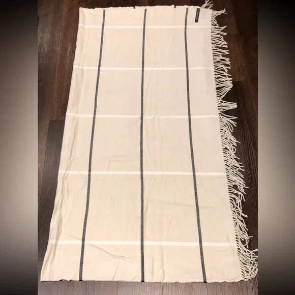 BNWT Indigo Love & Lore Cream and Black Striped Scarf with Fringe - Picture 12 of 15